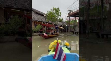 Pattaya floating market #pattaya #thaialnd #refreshinternationaltravel