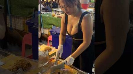 Beautiful Pattaya Lady Sells Stewed Duck - Thai Street Food