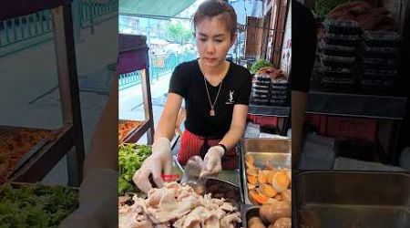 Beautiful Lady with Noodles Roll Bangkok | ก๋วยจั๊บยืนพื้น สี่แยกพรานนก กรุงเทพฯ #shorts