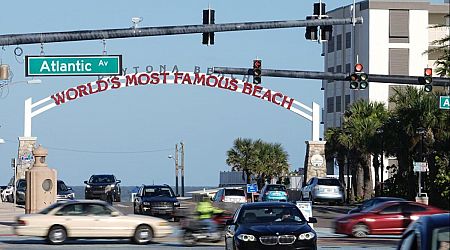 'It looks like a war zone out there' - beach access project causes man to close pizza shop