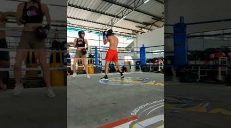 Action! #boxing #femalevsmalesparring #bangkok #higjlandboxing #pinoyboxing