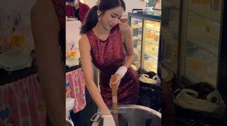 Beautiful Model Cooks Delicious Beef Noodle Soup - Thai Street Food