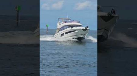 YACHT GLIDING INTO THE JETTY – SMOOTH AND STYLISH ENTRY!