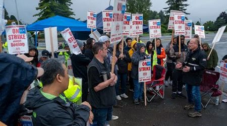 IAM International President Brian Bryant Shows Support for Striking Members at Boeing