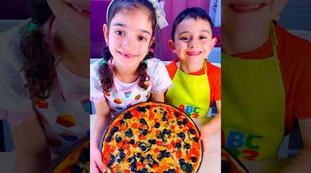 Children make pizza with healthy and tasty spinach #shorts #viral # kids #trends #food #viral