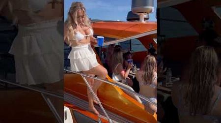 Hustle &amp; Bustle of a yacht adventure in action ☀️