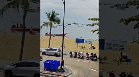 Pattaya Beach Road #pattaya #travel #beach #pattayabeachroad #shorts #viral #pattayacity