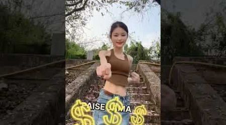 DescriptionThis girl from Thailand has uploaded 650 videos on YouTube