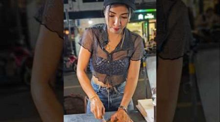 The Most Famous Roti Lady Bangkok - Puy Roti Lady #streetfood st