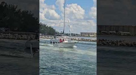 BOATS ENJOYING THE JETTY – RELAXING AND FUN TIMES IN VENICE FLORIDA!