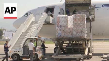 Plane lands in Lebanon carrying &#39;crucial&#39; medical aid from UN agencies