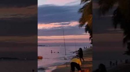 Sunset at Jomtien Beach Pattaya _ Yes, you will probably catch more fish at sunset time