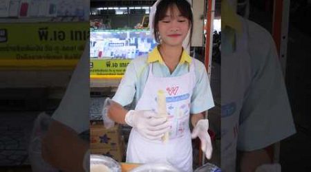 Thai Cotton Candy Crepes &#39;Roti SaiMai&#39; - Bangkok Night Market