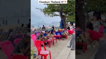 Street Vendors on Pattaya Beach (Chonburi, Thailand) #พัทยา #ชลบุรี