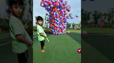 The mascot placed on the football field is popular co-produced little assistant⚽