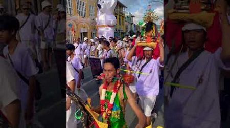 Phuket Vegetarian Festival. Street procession. ประเพณีถือศีลกินผักภูเก็ต Nine Emperor Gods Festival.