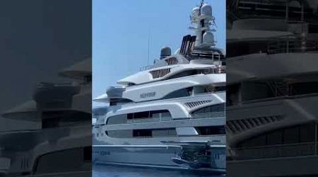 Erkundung der Wahnsinnsmerkmale einer 500-Millionen-Dollar-Yacht.