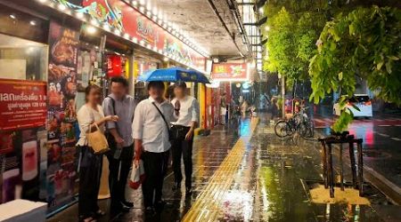 [4K UHD] Walking in The Heavy Rain at Night on Sukhumvit Road, Bangkok