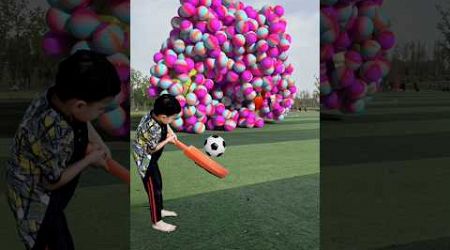 The mascot vibrato assistant placed onthe football field is popular #bollywood​​ #newsong​​ #music​​