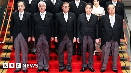 Japan's government admits editing cabinet photo