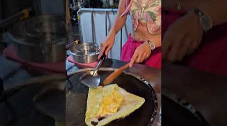 The Most Popular Roti Lady in Bangkok #shorts Sala Daeng #btsarmy #travelvlog