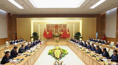 China's Premier Li talks trade in Vietnam despite differences over South China Sea 