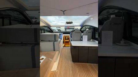 Is this the best 40feet boat for the family? Meet the Fairline Yachts Targa 40 #nauta #boat #yacht