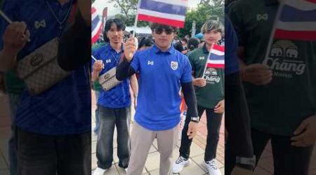 Another clip with the trend of waving the flag #flagtrend #thailand #changsuek #kingscup2024