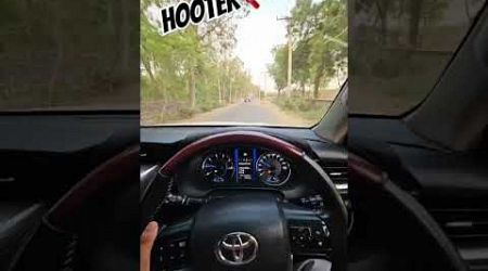 Illegal hooter in fortuner #illegal #hooter #carhorn #fortuner #ambulance #travel #shorts