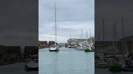 The tallest ⛵️ mast in Sovereign #sailboat www.myboatoutatsea.com