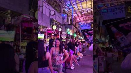 #phuket #patongbeach #thailand #nightlife #travel #explore #youtubeshorts #shorts #solo #music #wow