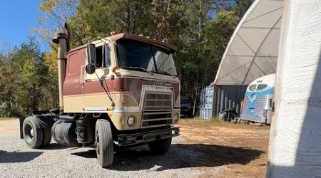 Maintenance on the International cabover detroit diesel 671. Fixing the transmission shifter