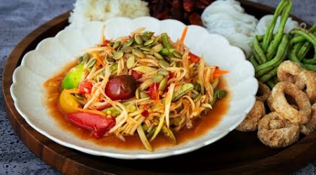 Thai Chef Makes Green Papaya Salad (som tum pla ra)