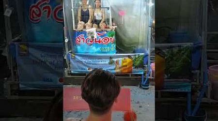 Popular entertainment in Pattaya #funny #pattayawalkingstreet #pattayastreet #shortsvideo #shorts