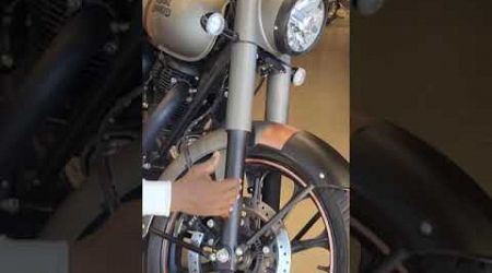 Royal Enfield Classic #classic350 #bullet350 #trending #trends #viralvideo #viral #royalenfield