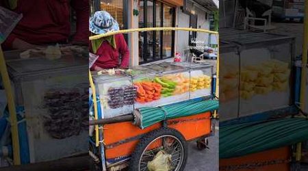 There are many fruit carts in Thailand. #streetfood #Shorts