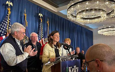 Republican Kelly Ayotte wins New Hampshire governor