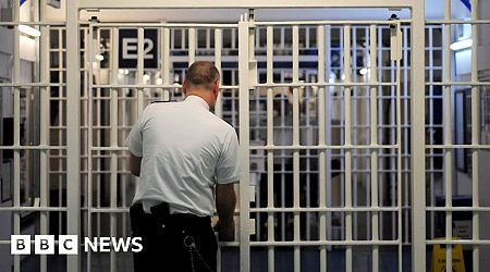 More prisoners to be freed early to ease overcrowding