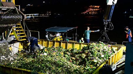 500,000 krathong floats collected in Bangkok waterways