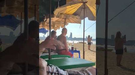 Angry Bob Found His Mini Me on Pattaya Beach 