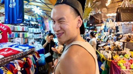 Night Market in Bangkok&#39;s Gay Silom District