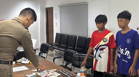 Boys praised for returning wallet found in Pattaya