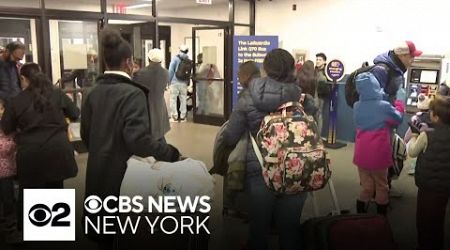 Flyers get an early start on Thanksgiving travel