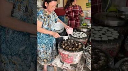 Popular Thai Coconut Pancakes in Bangkok! 