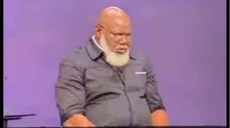 BREAKING! Bishop TD Jakes Has Medical Emergency While Preaching!