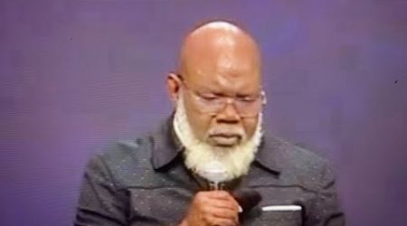 BREAKING NEWS False Teacher TD Jakes Judged by God For fleecing the POOR has medical emergency