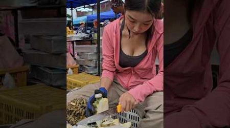 Working Hard Lady Selling Durian in Bangkok | Amazing Cutting Skill #shorts #streetfood #durian