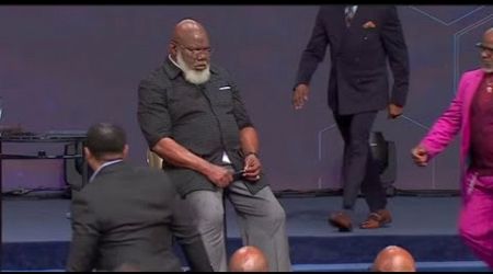 [FULL LIVE VIDEO] Bishop Pastor TD Jakes Suffers Medical Emergency Live On Service Stage