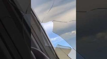 Window cracked 6000 ft in the air #flight #airlines #pilot #travel #trip #aviation #shorts