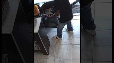 Dude went in got a job right after dat #funny#nailshop#entertainment#shorts